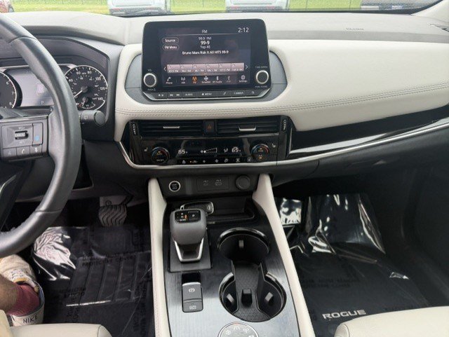 Used 2023 Nissan Rogue SL AWD/4WD image 18