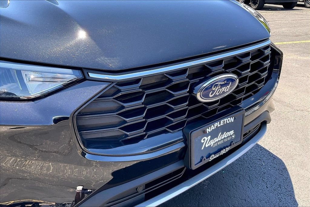Certified 2025 Ford Escape ST-Line AWD/4WD image 31