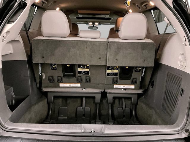 Used 2017 Toyota Sienna XLE Premium AWD/4WD image 35