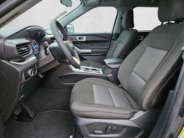 Certified 2024 Ford Explorer XLT RWD image 15