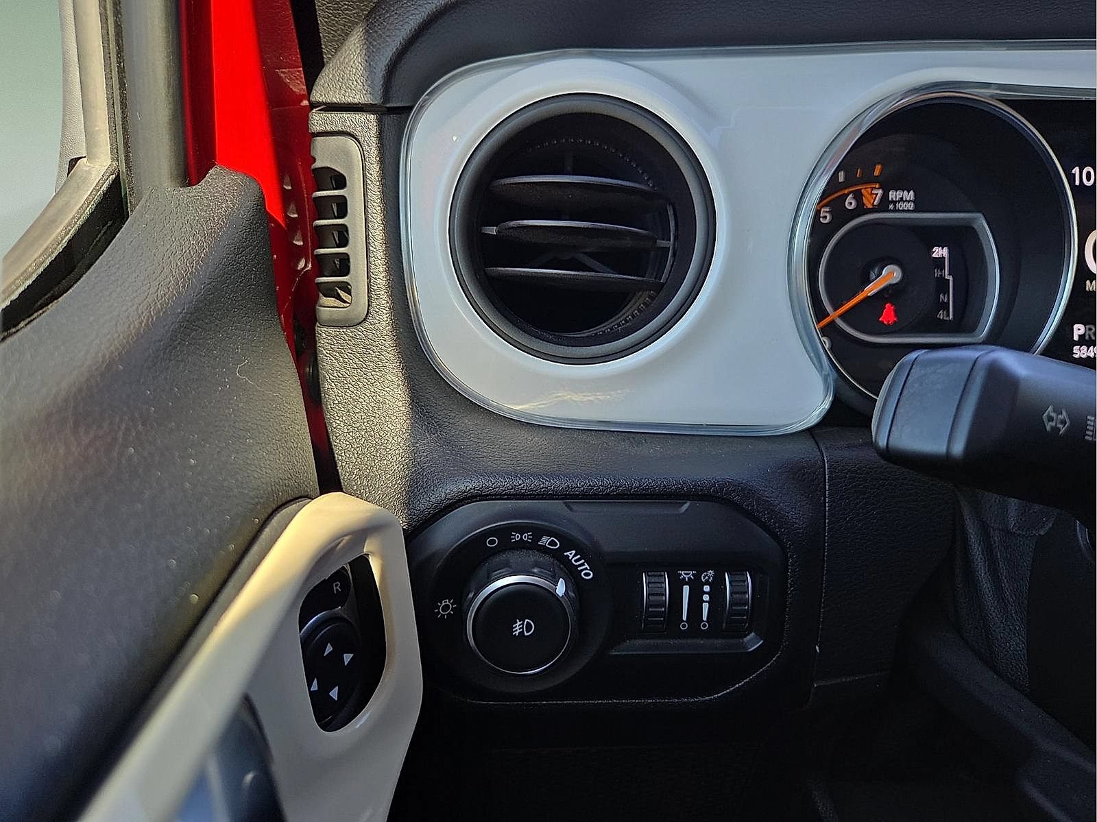 Used 2021 Jeep Wrangler Unlimited Sport AWD/4WD image 22