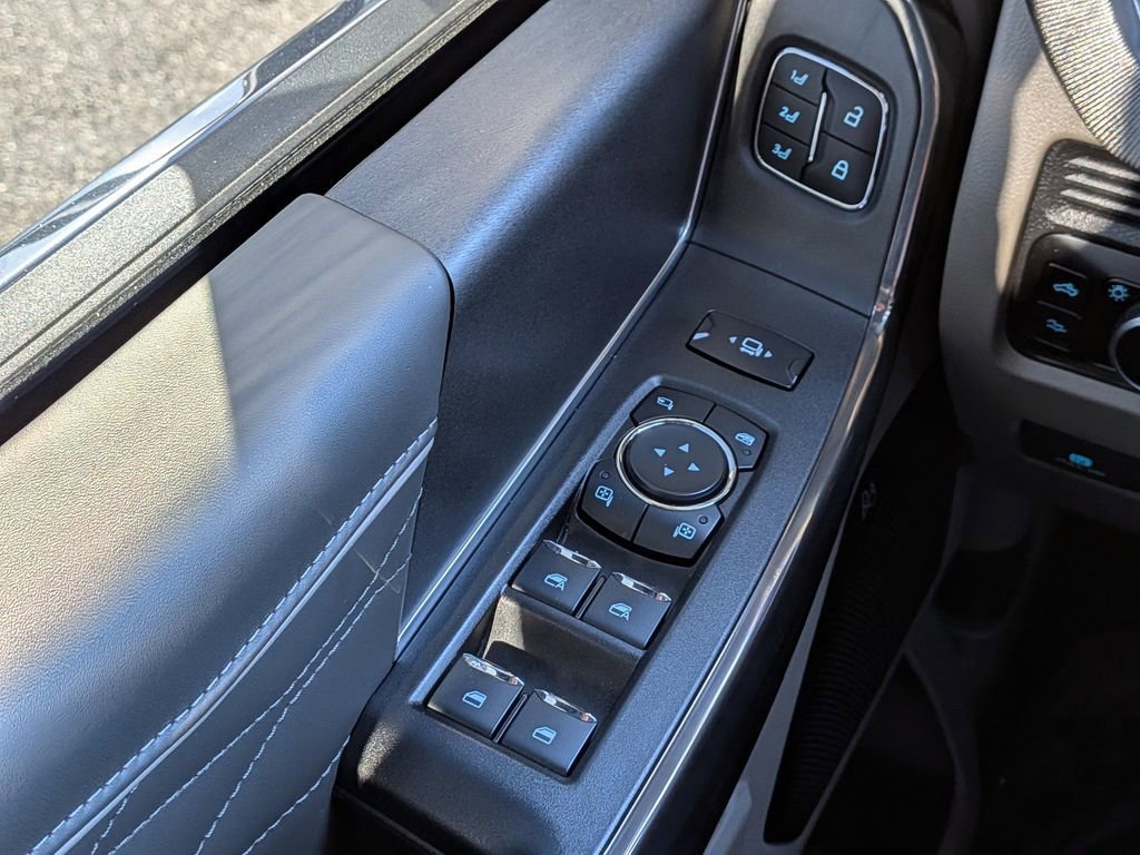 Certified 2025 Ford F250 Platinum w/ Platinum Plus Package image 26