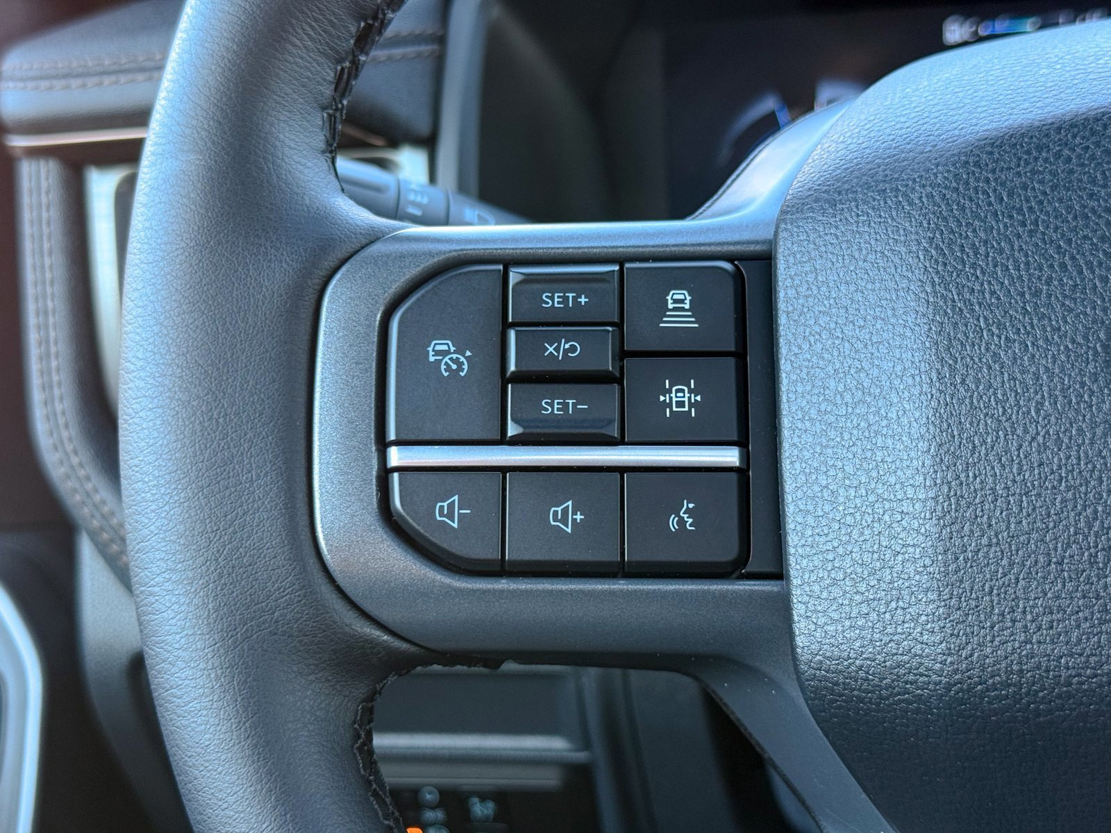 Certified 2025 Ford F150 Lightning Lariat image 40