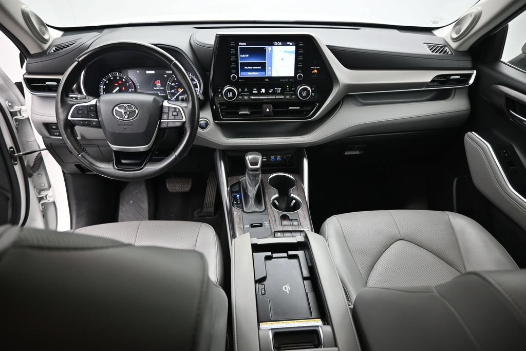 Used 2022 Toyota Highlander Limited FWD image 24