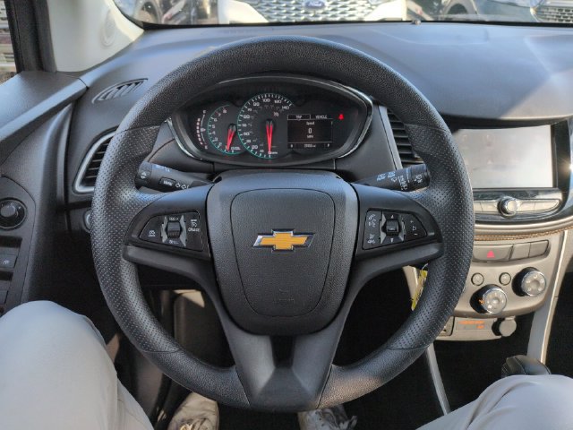 Used 2022 Chevrolet Trax LS w/ Tint and Cruise Package AWD/4WD image 29
