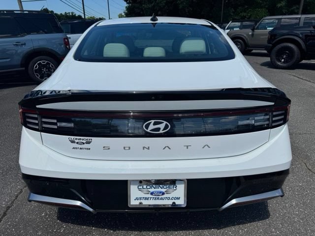 Used 2025 Hyundai Sonata SEL FWD image 7