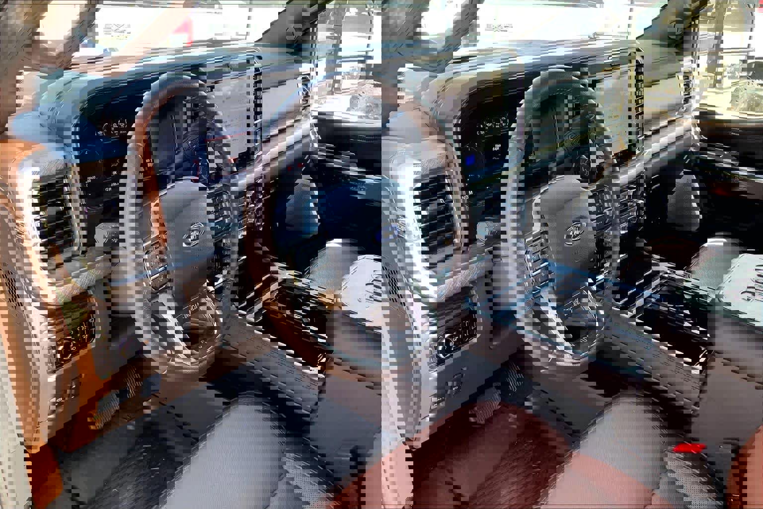 Certified 2025 Ford F450 King Ranch w/ FX4 Off-Road Package image 18