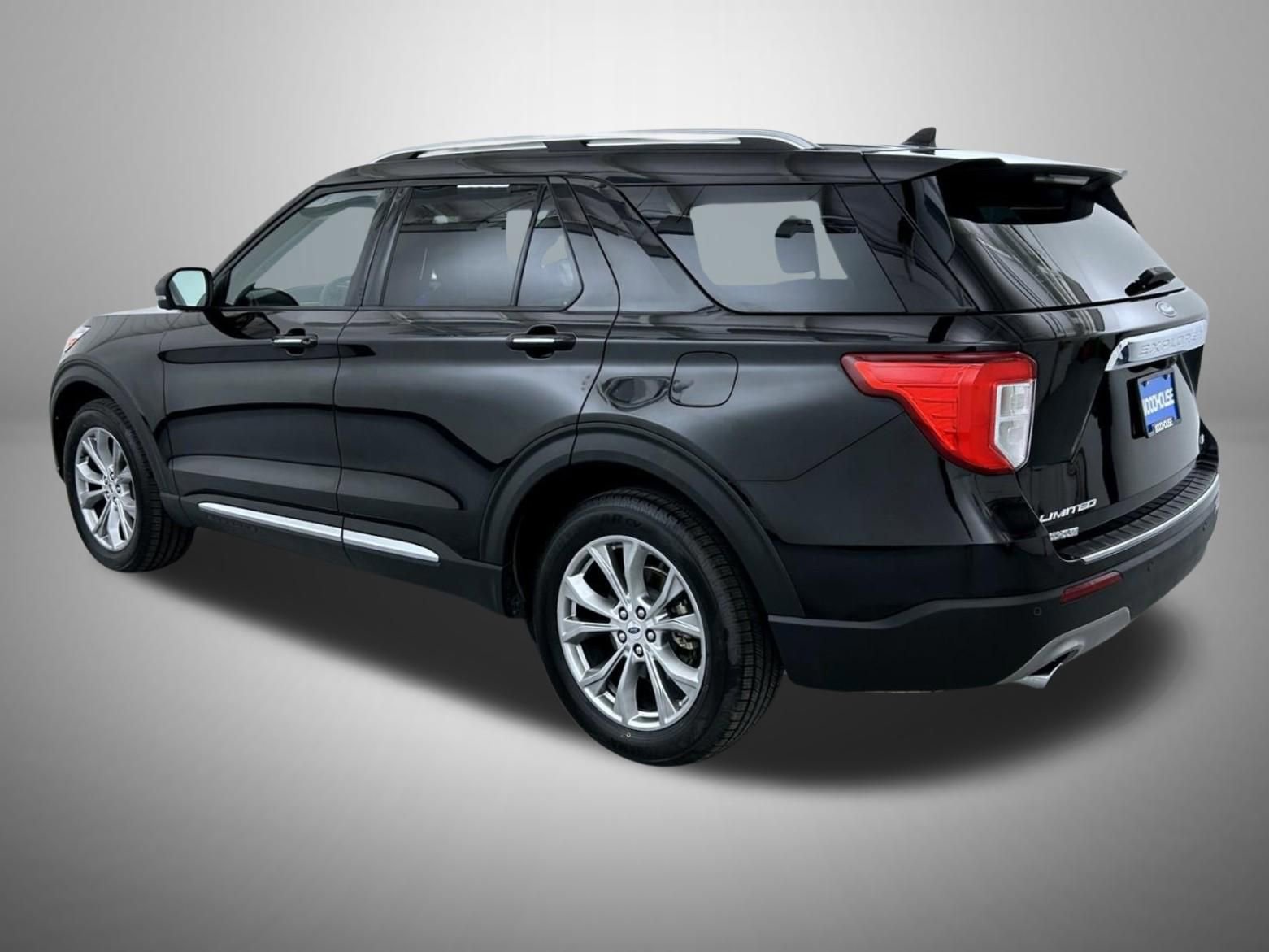 Certified 2021 Ford Explorer Limited w/ Equipment Group 301A image 3