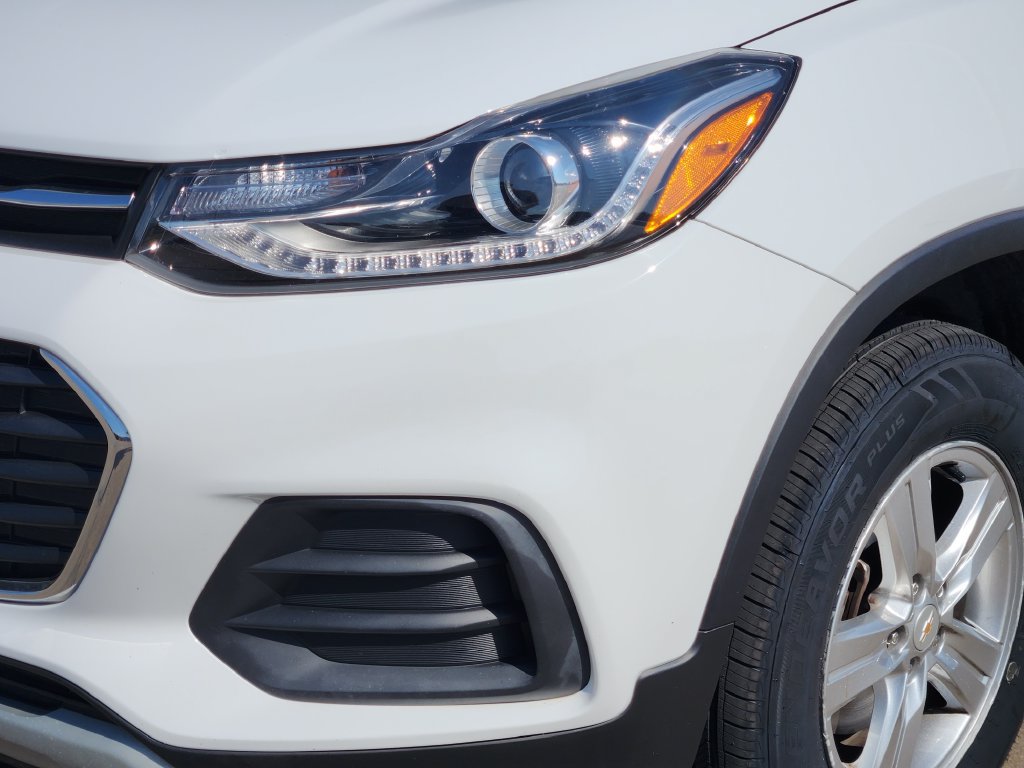Used 2022 Chevrolet Trax LT w/ LT Convenience Package AWD/4WD image 8