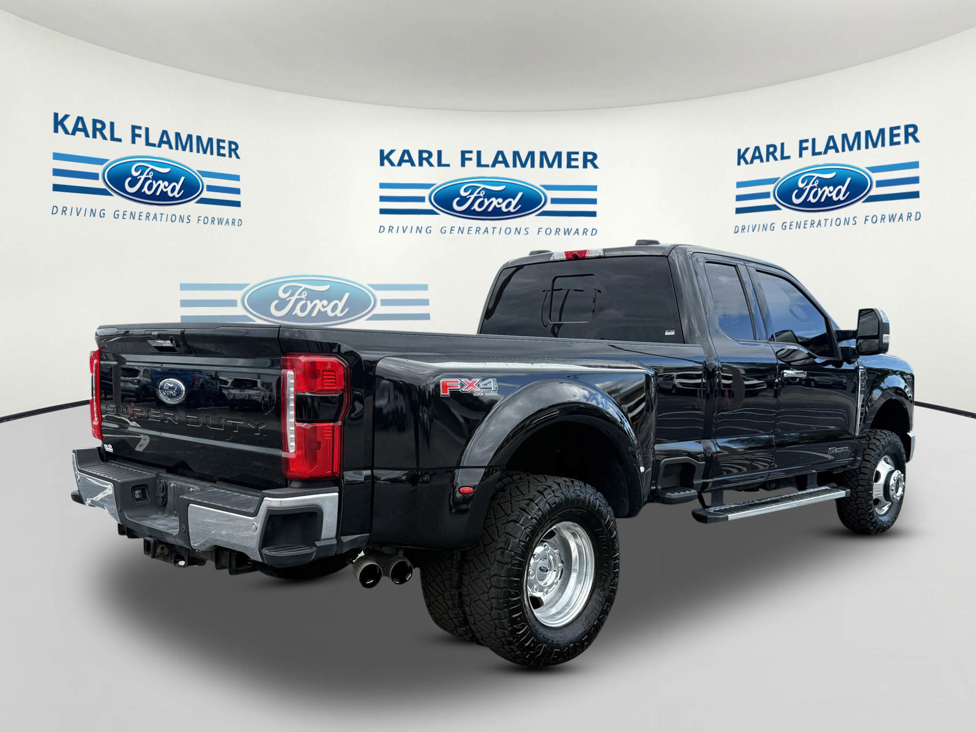 Certified 2023 Ford F350 Lariat w/ Chrome Package image 3