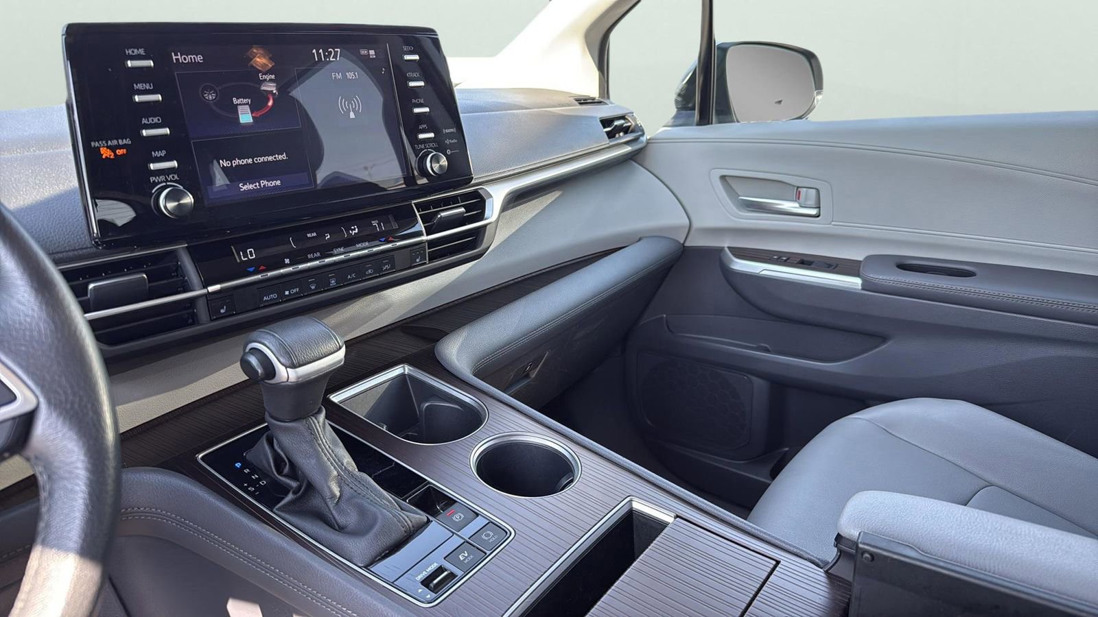 Used 2023 Toyota Sienna XLE image 20