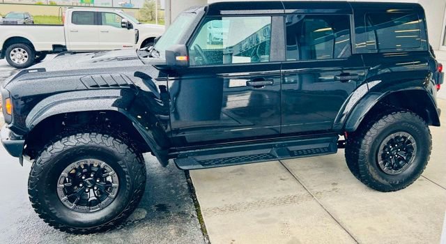 Certified 2025 Ford Bronco Raptor w/ Interior Carbon Fiber Pack AWD/4WD image 2