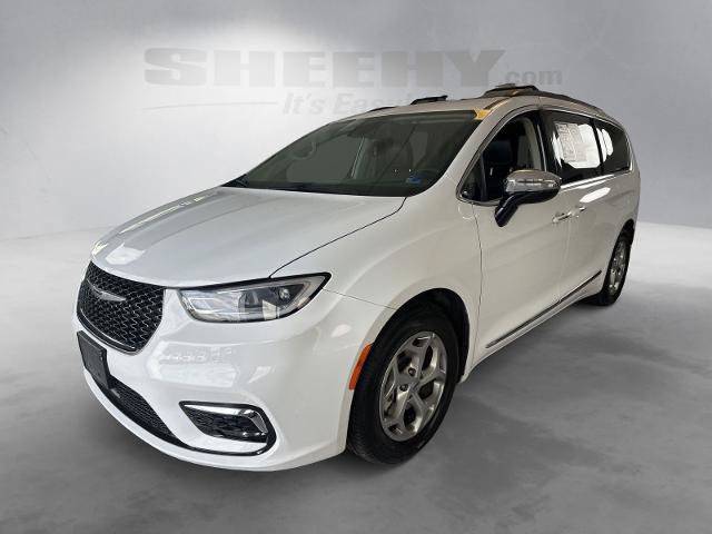 Used 2023 Chrysler Pacifica Limited FWD image 17