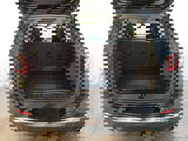 Used 2020 Chevrolet Equinox LT w/ Midnight Edition image 24