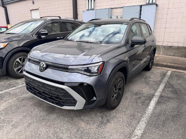 Used 2025 Volkswagen Taos S FWD image 3