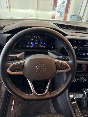 Used 2024 Volkswagen Taos SE image 19