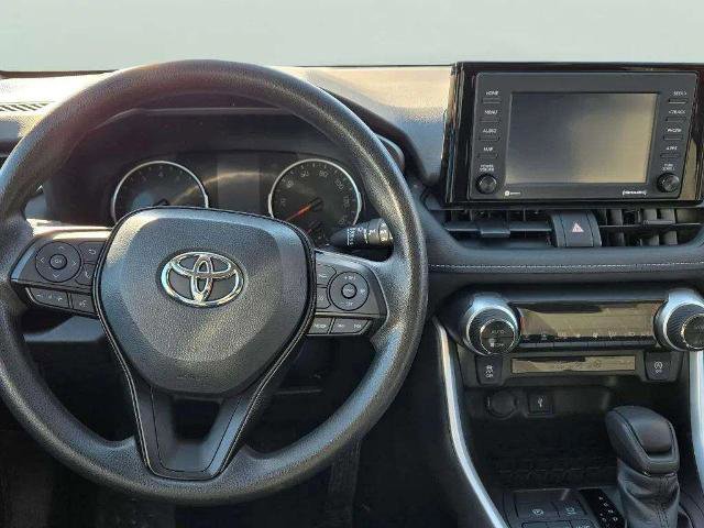 Used 2021 Toyota RAV4 XLE image 16