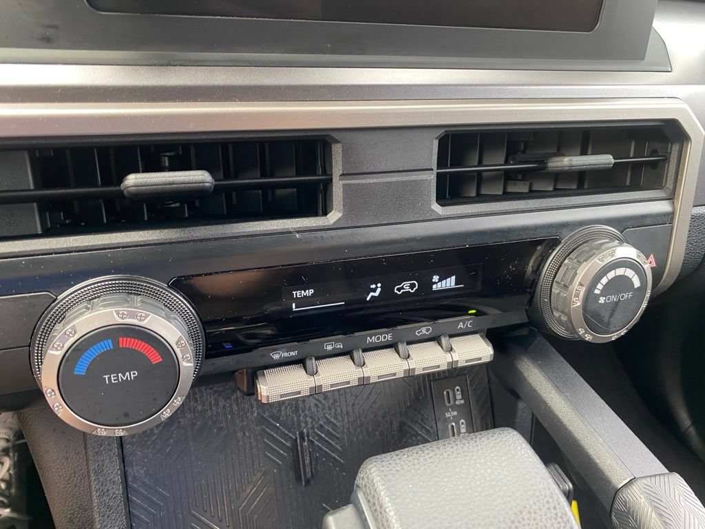 Used 2025 Toyota 4Runner SR5 AWD/4WD image 21