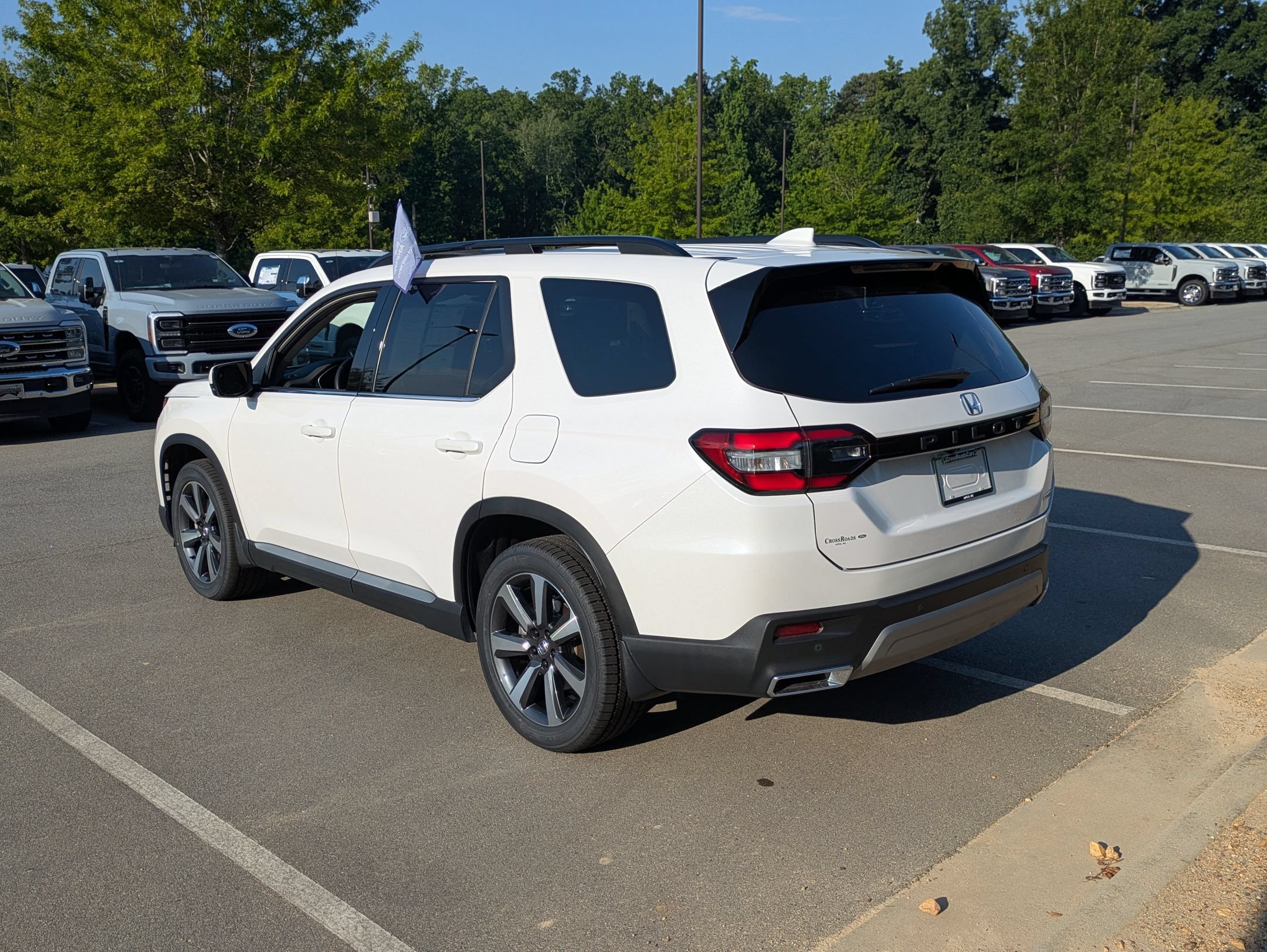 Used 2024 Honda Pilot Touring image 6