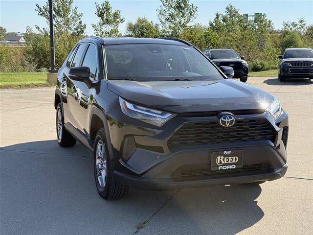 Used 2025 Toyota RAV4 XLE FWD image 2