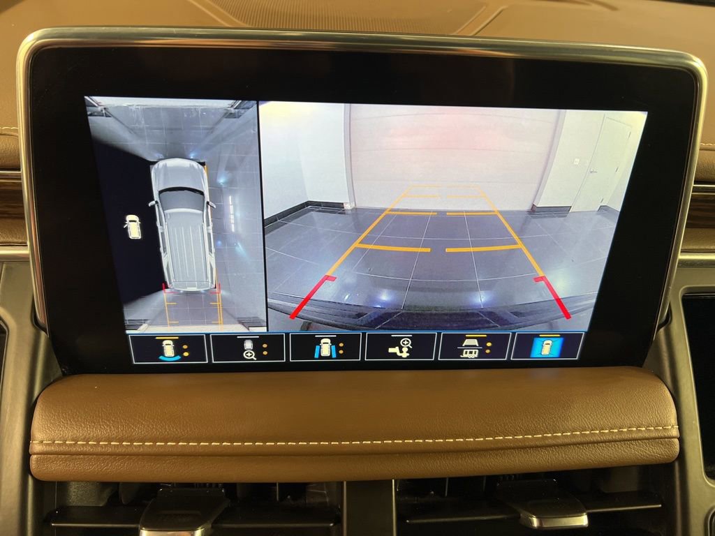 Used 2021 Chevrolet Tahoe High Country w/ Premium Package image 13