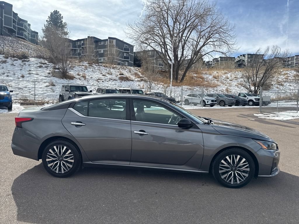 Used 2024 Nissan Altima 2.5 SV image 7