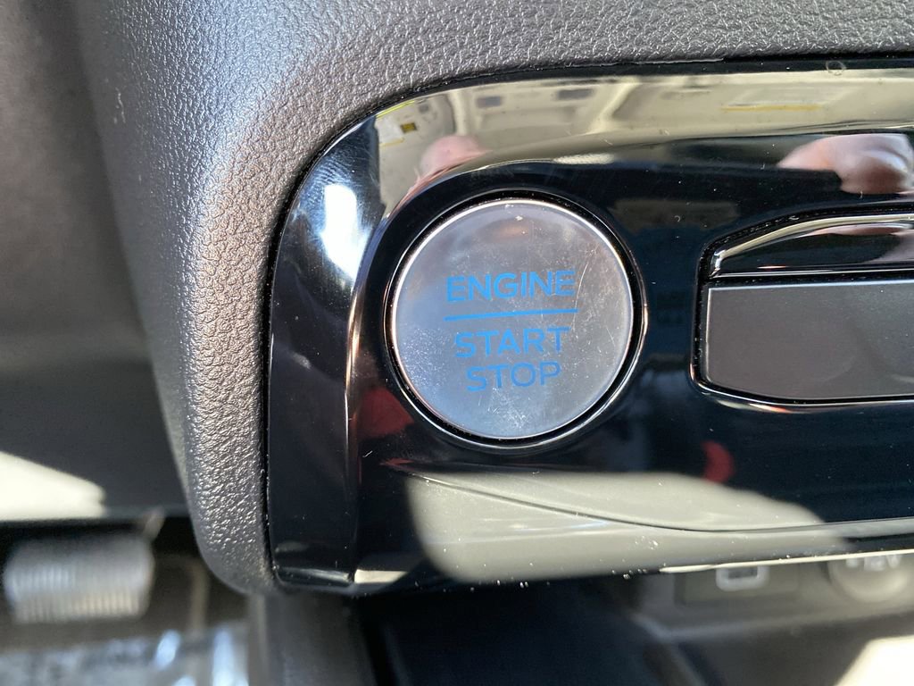 Certified 2025 Ford Escape Platinum image 34