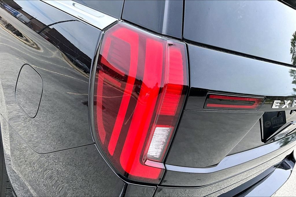 Certified 2025 Ford Expedition Platinum AWD/4WD image 30