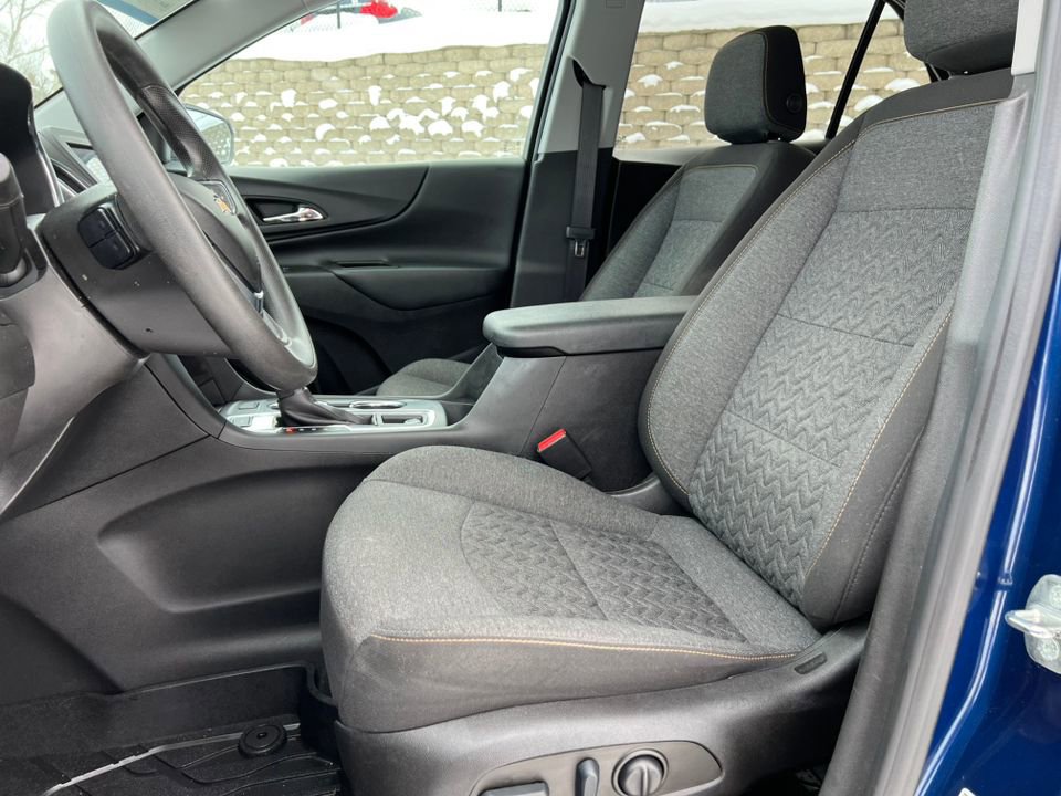 Used 2022 Chevrolet Equinox LT w/ LPO, Floor Liner Package image 9