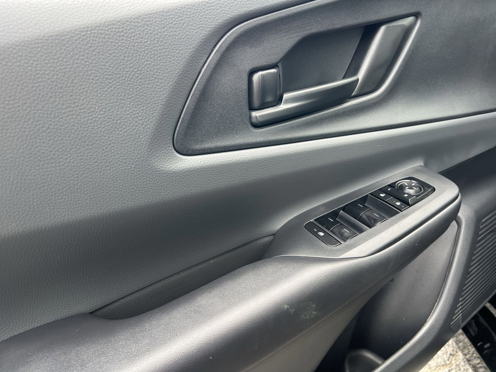 Used 2025 Toyota Prius LE image 15