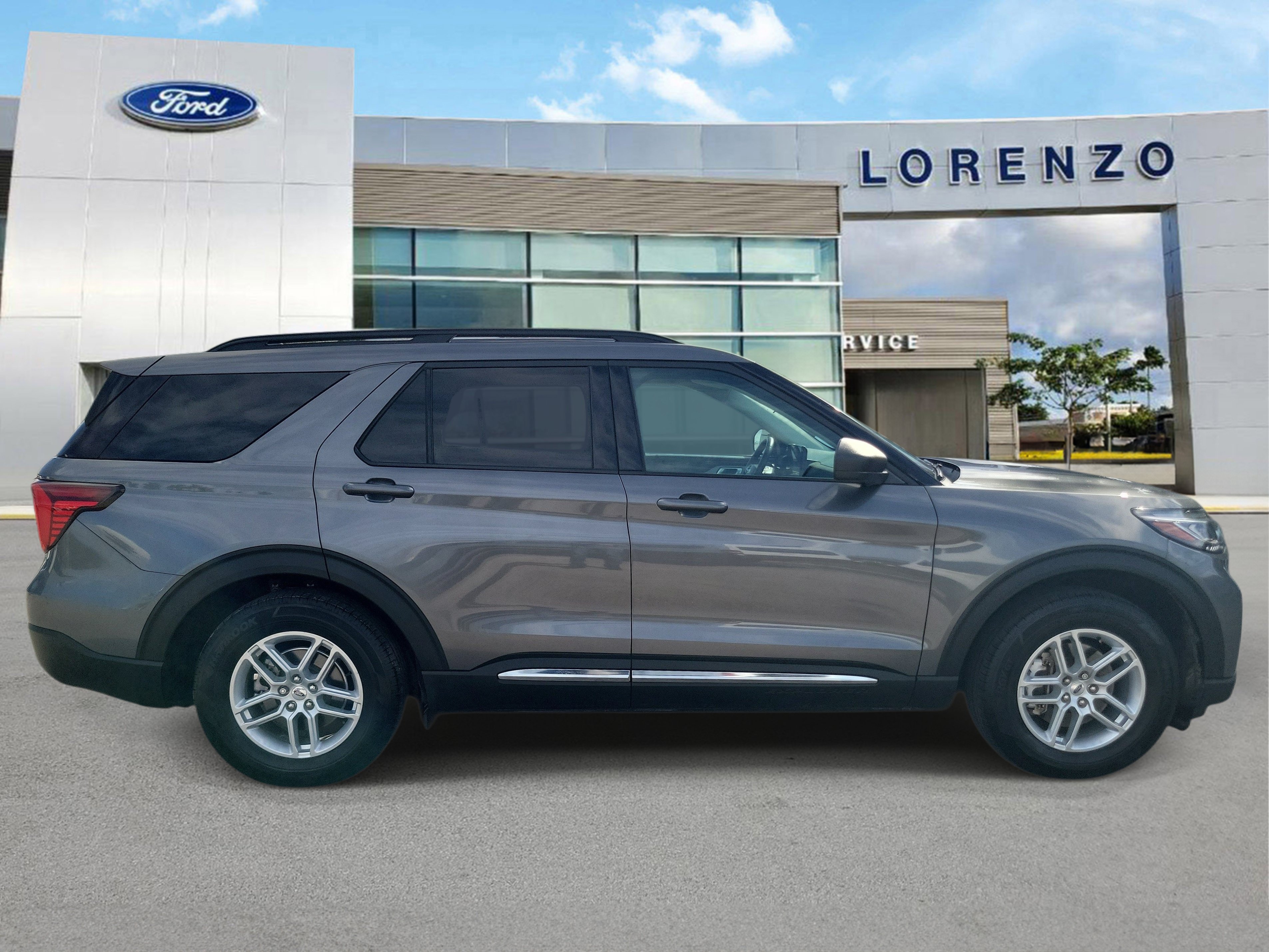 Certified 2025 Ford Explorer Active w/ Active Comfort Package RWD image 4