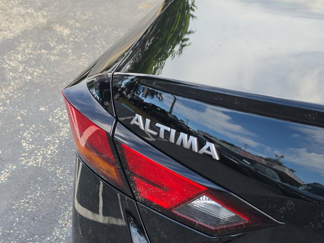 Used 2025 Nissan Altima 2.5 SV FWD image 7