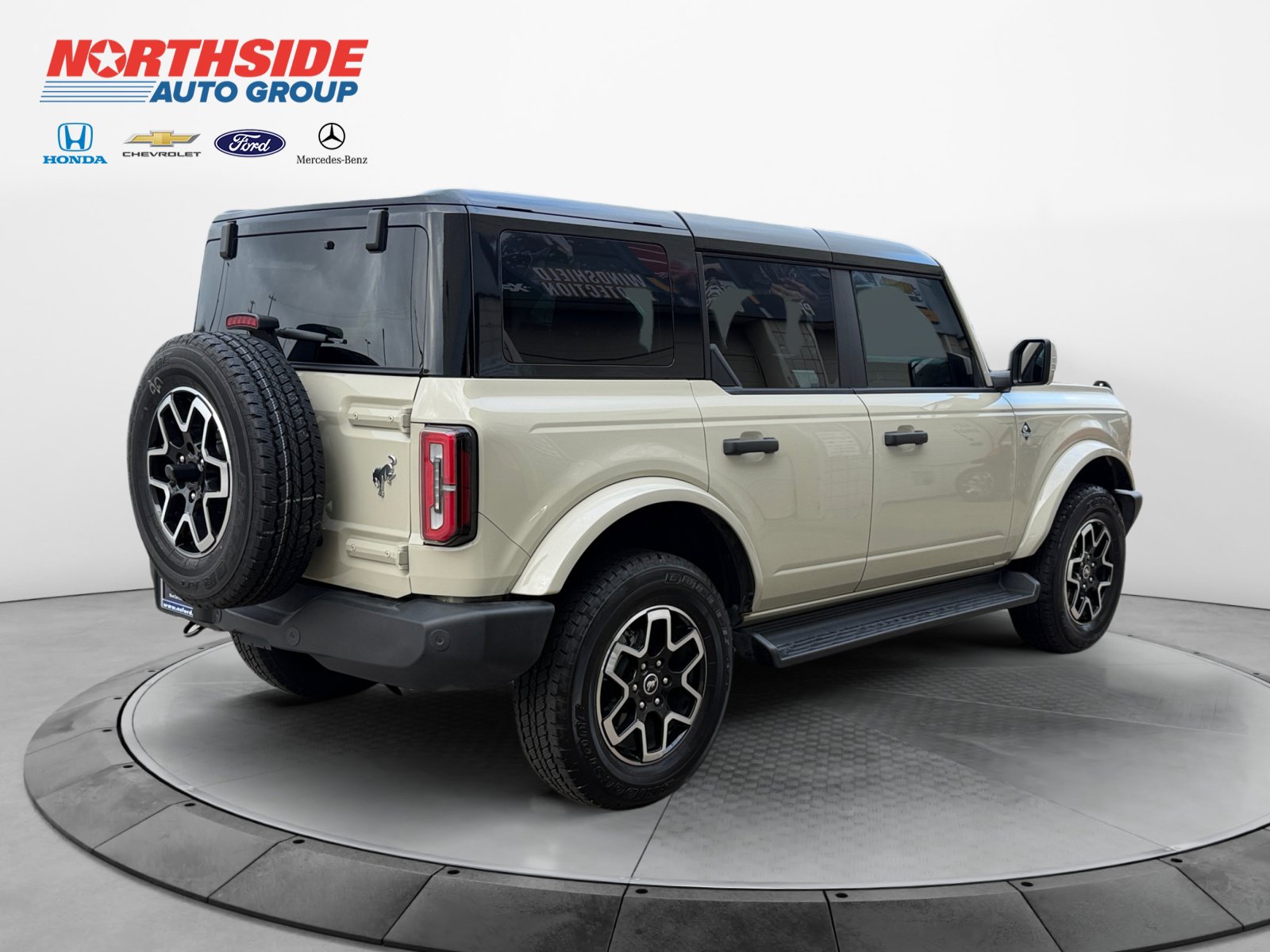 Certified 2026 Ford Bronco Outer Banks AWD/4WD image 7
