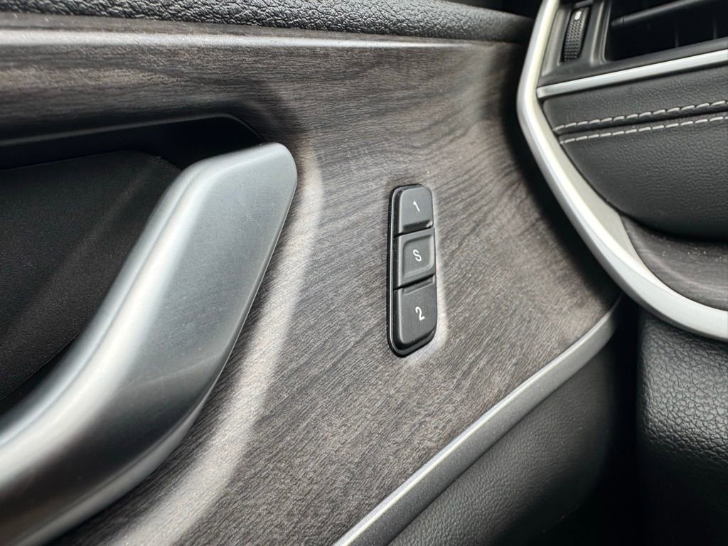 Used 2024 Jeep Grand Cherokee L Limited w/ Luxury Tech Group II image 28