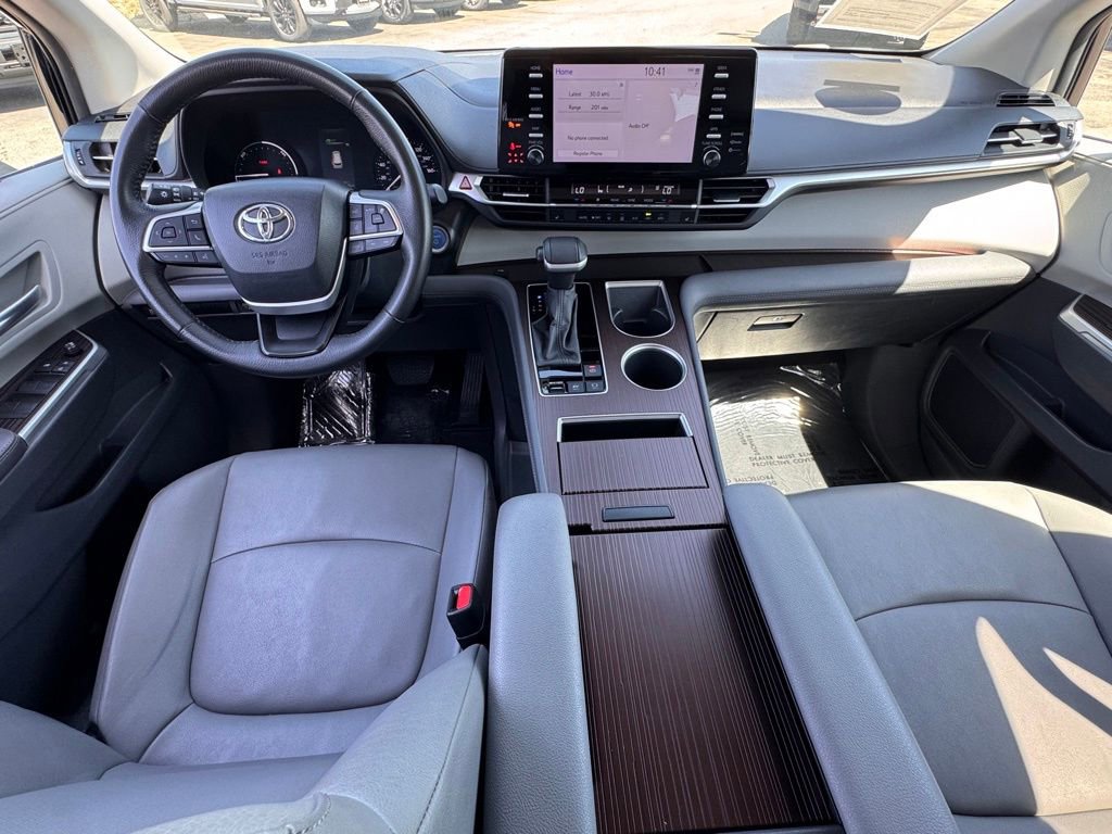 Used 2024 Toyota Sienna XLE image 28