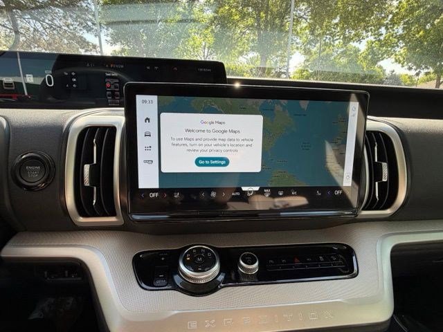 Certified 2025 Ford Expedition Active AWD/4WD image 19