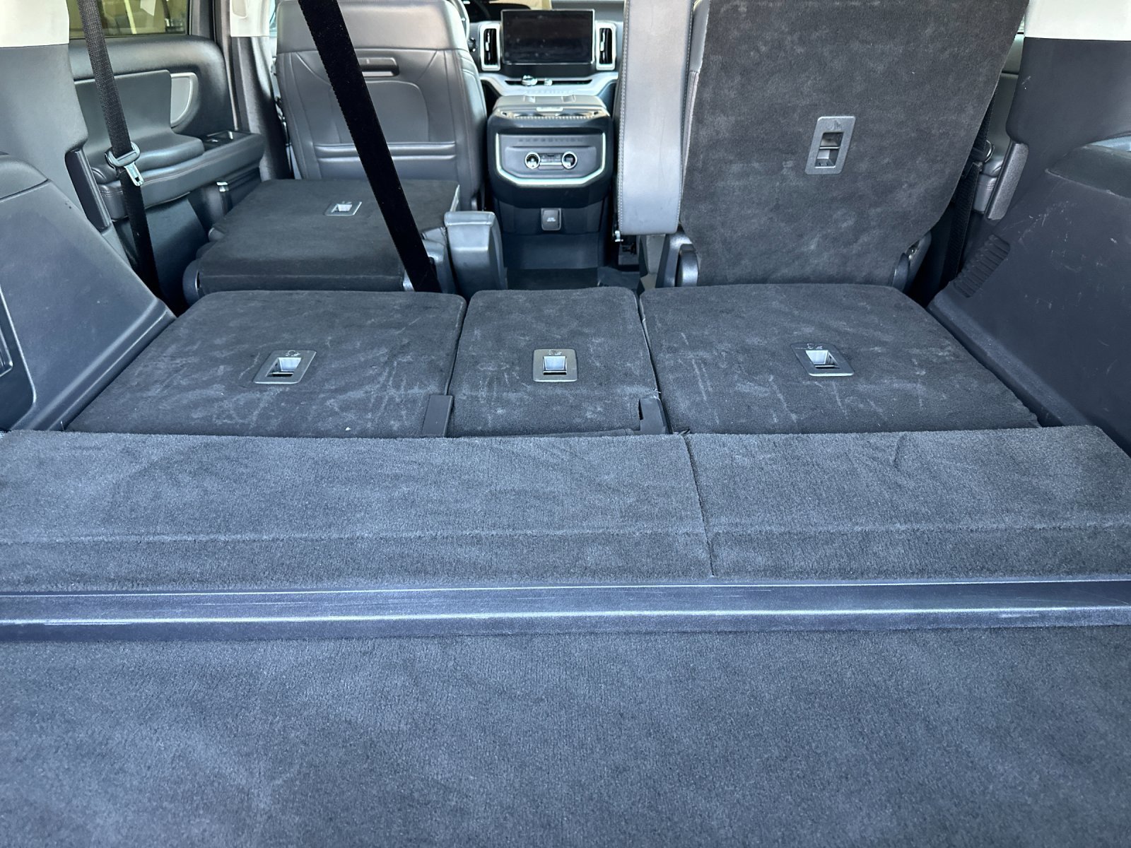 Certified 2025 Ford Expedition Active image 16