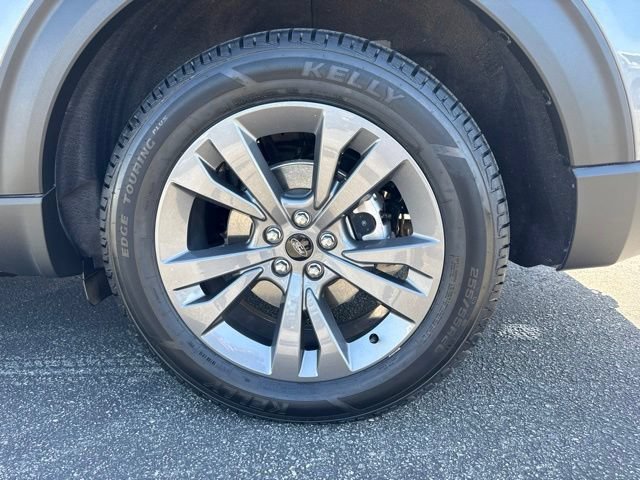 Certified 2021 Ford Explorer XLT w/ Equipment Group 202A AWD/4WD image 11