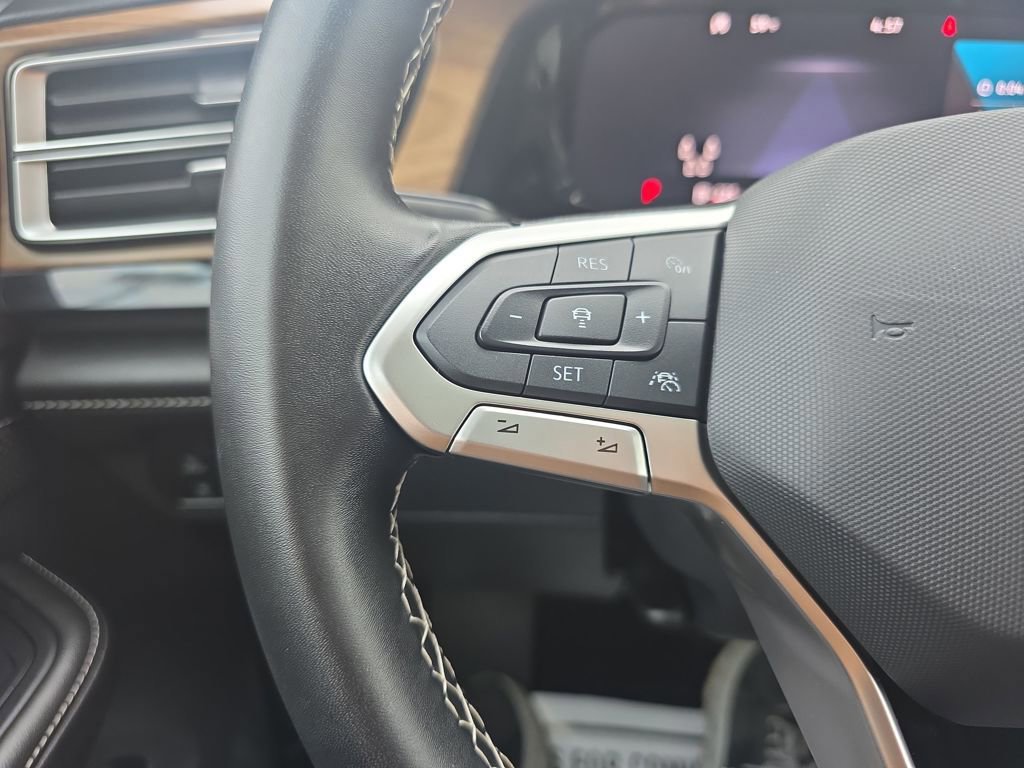Used 2025 Volkswagen Atlas SE AWD/4WD image 26