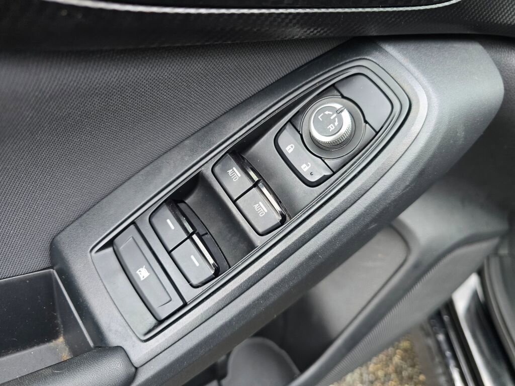 Used 2021 Subaru Crosstrek 2.0i Premium w/ Moonroof Package image 16