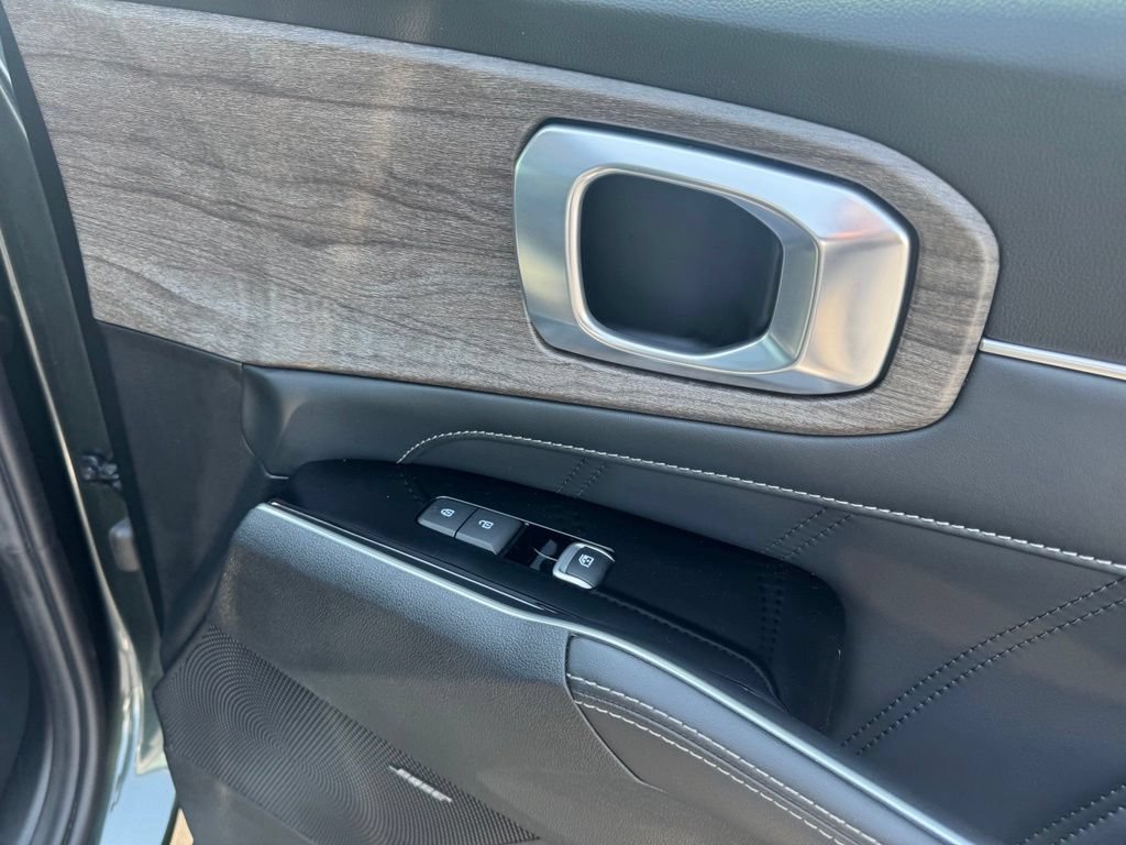 Used 2022 Kia Sorento SX Prestige AWD/4WD image 16