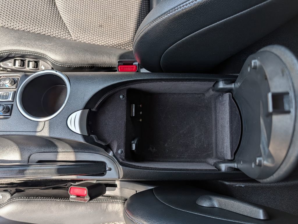 Used 2019 Nissan 370Z Touring RWD image 16