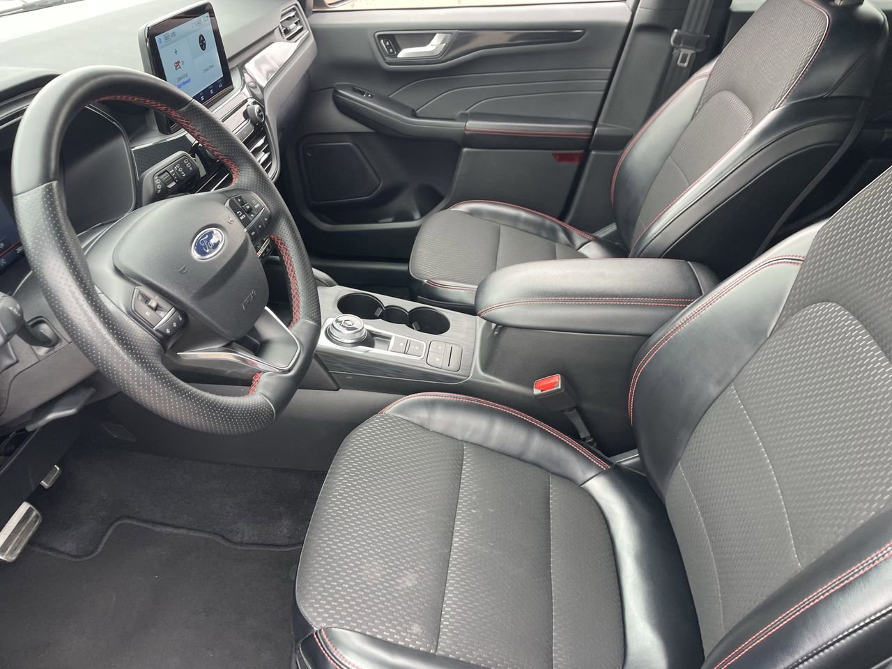 Certified 2024 Ford Escape ST-Line w/ Cold Weather Package FWD image 22