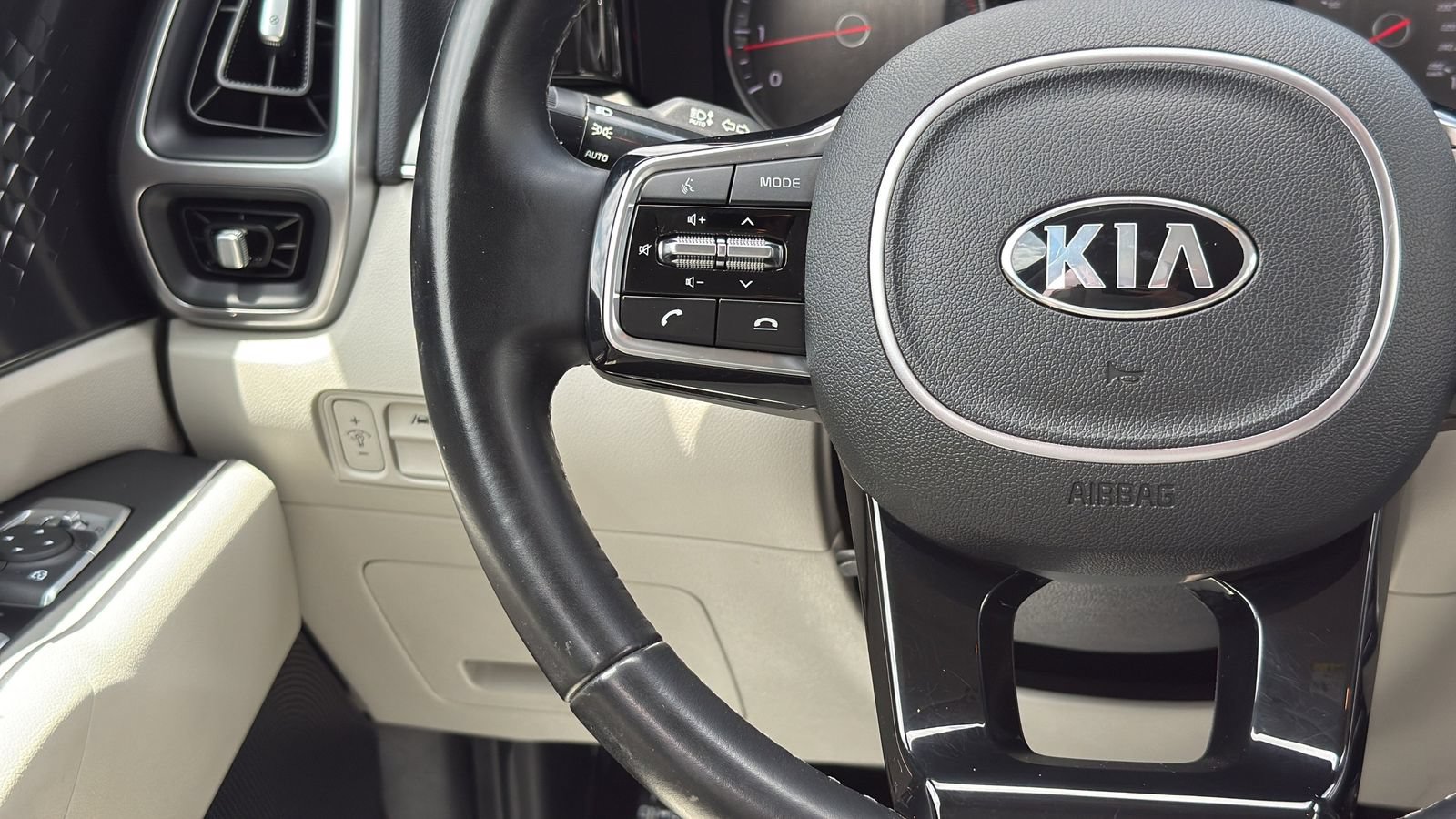 Used 2021 Kia Sorento S FWD image 16