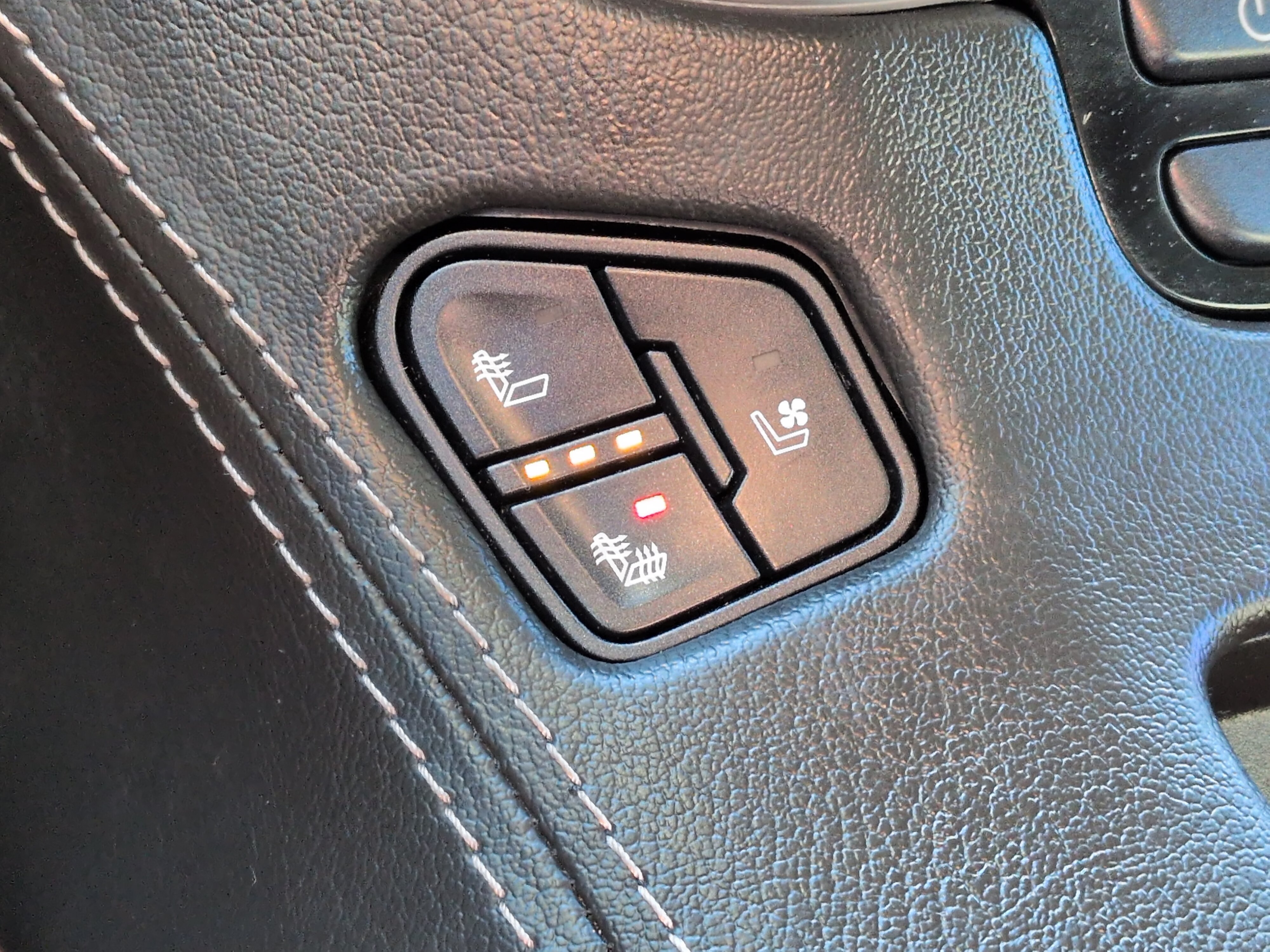Used 2019 GMC Yukon SLT w/ Premium Edition RWD image 22