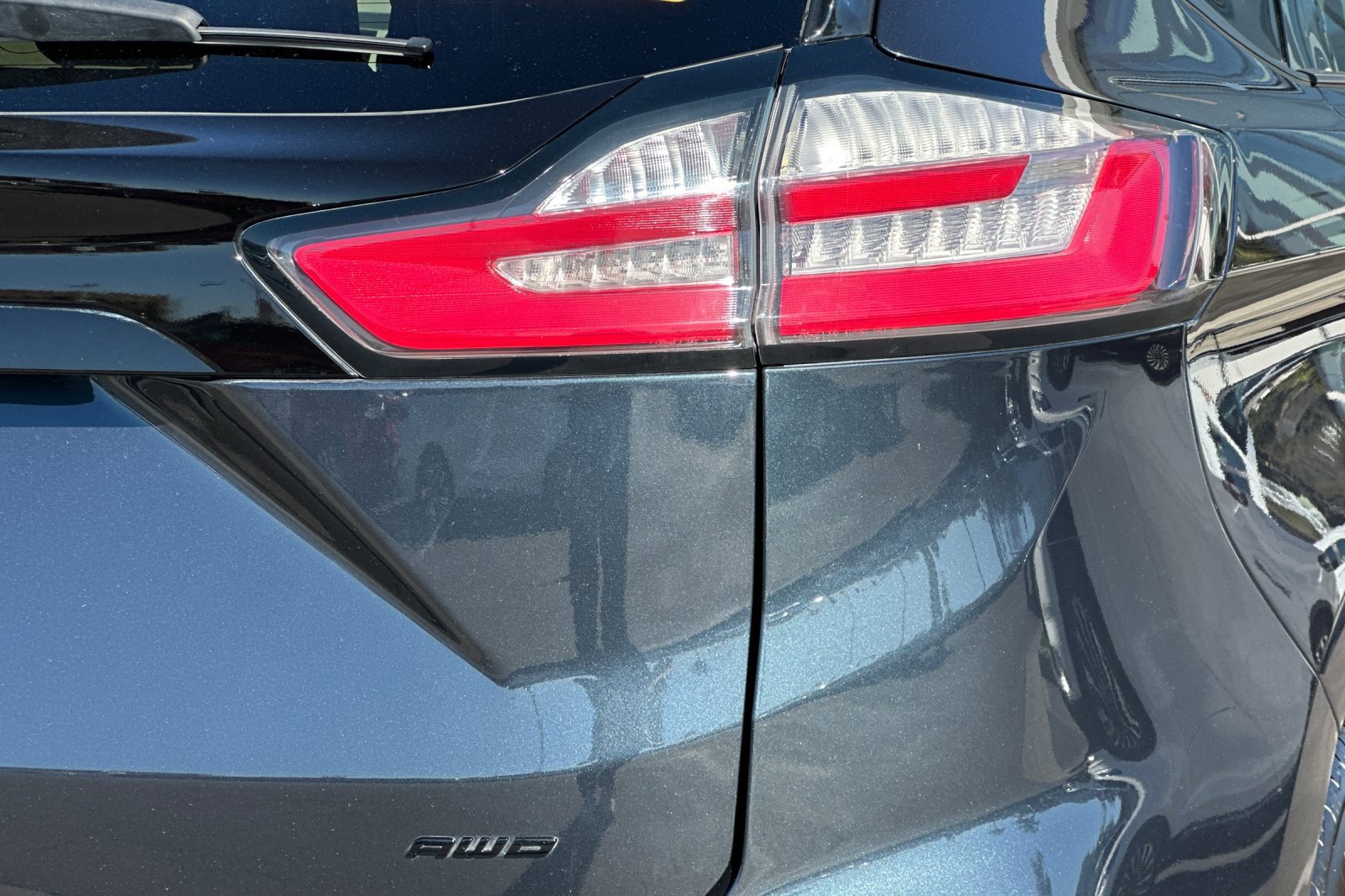 Certified 2022 Ford Edge SE w/ Black Appearance Package image 26