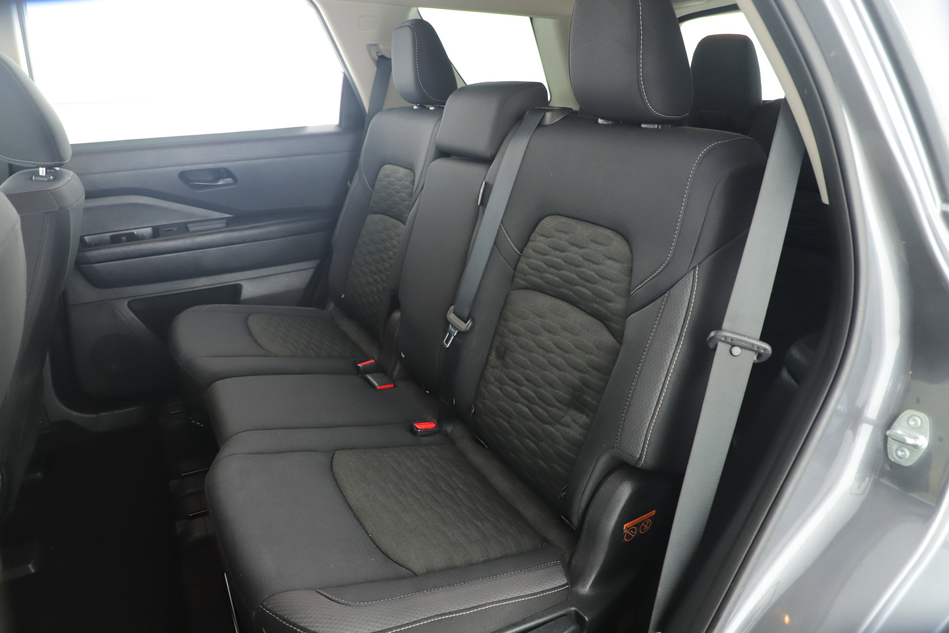 Used 2023 Nissan Pathfinder S image 23