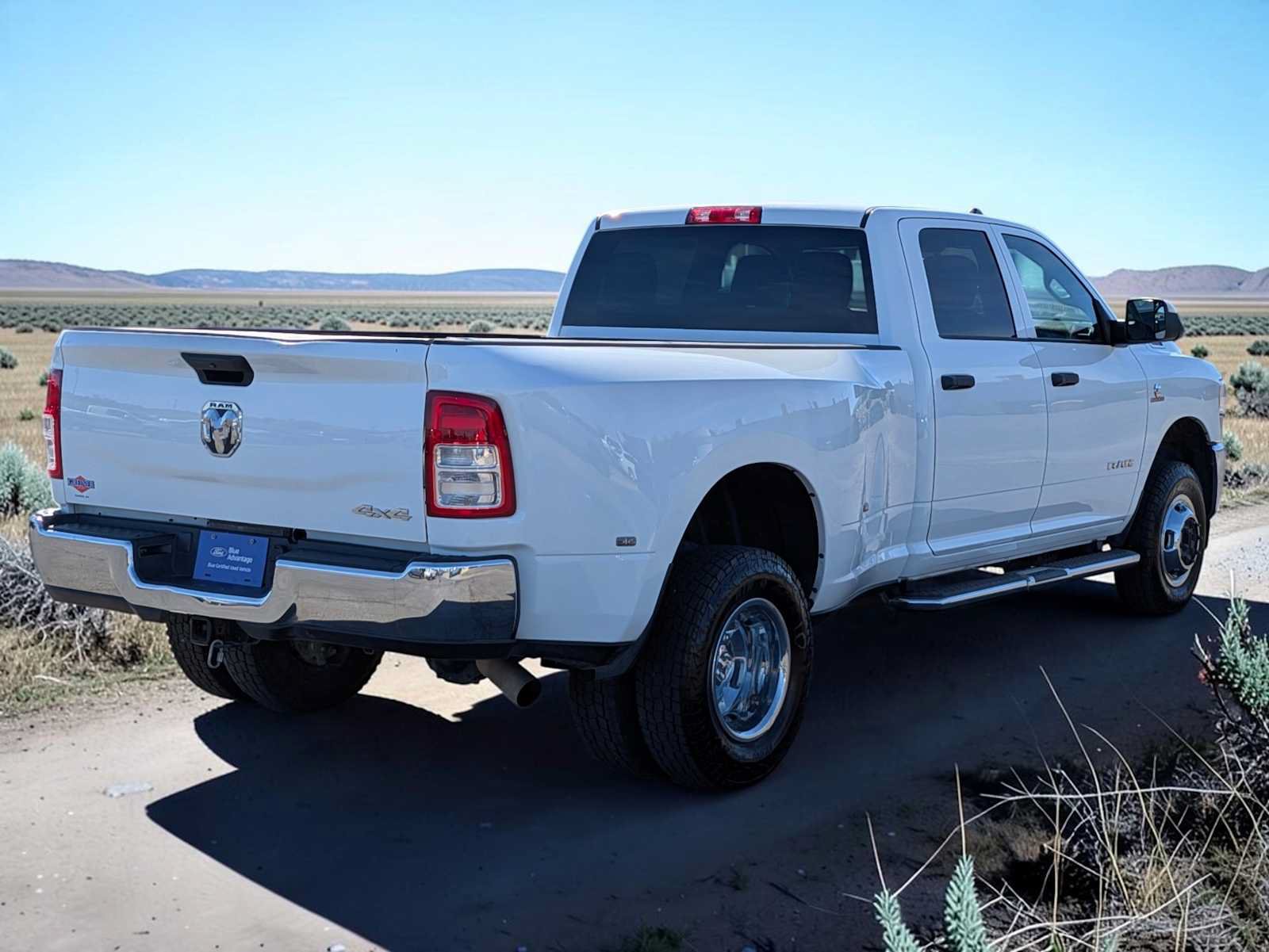 Used 2022 RAM 3500 Tradesman w/ Chrome Appearance Group AWD/4WD image 6