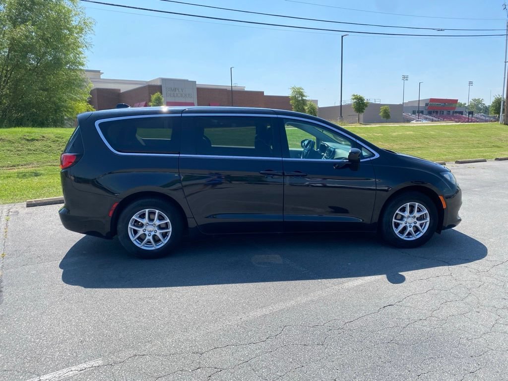 Used 2020 Chrysler Voyager LX FWD image 8