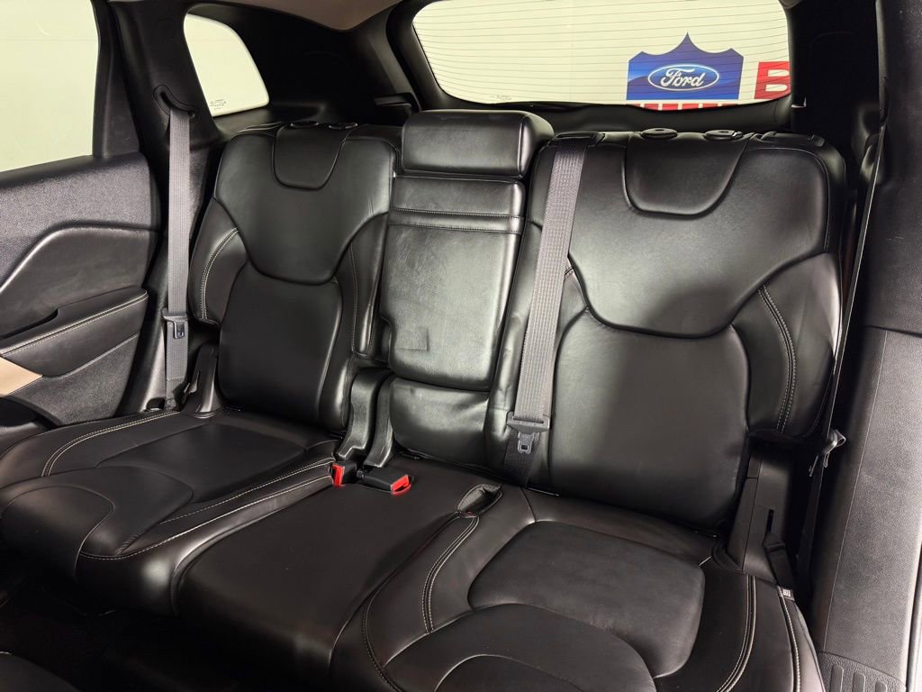 Used 2018 Jeep Cherokee Limited FWD image 16